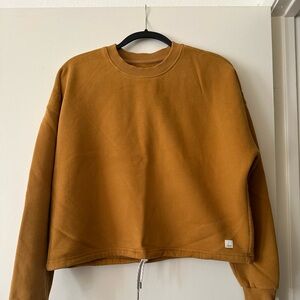 Vuori crewneck sweatshirt, size small. EUC SHIPS FREE